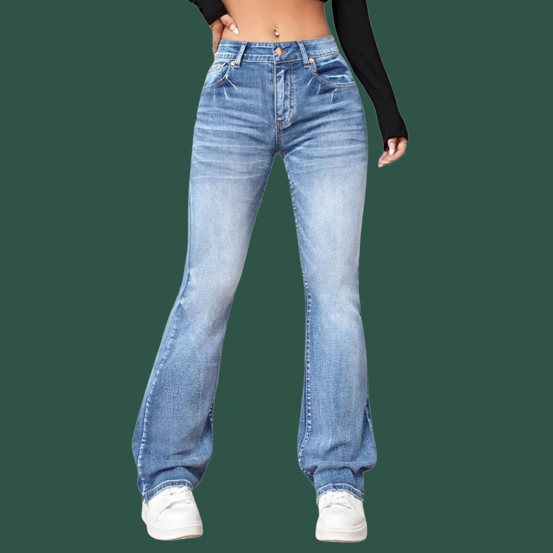 Klara – Figurnära jeans med lätt utsvängda ben